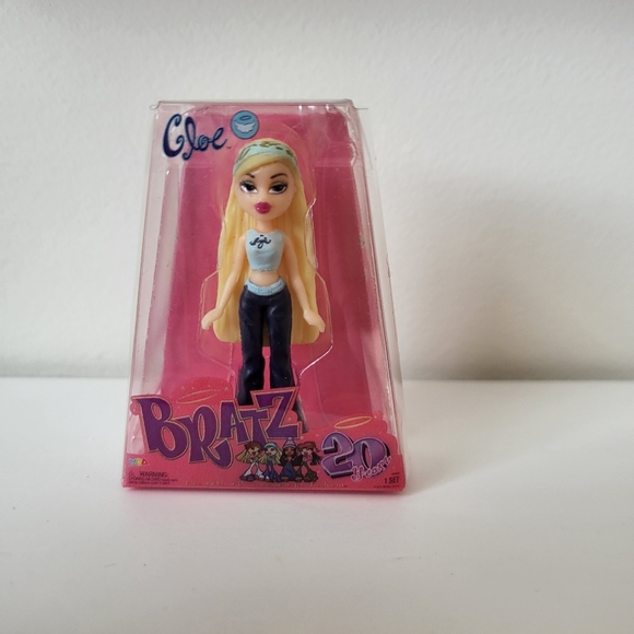 Bratz Minis Flashback Series 1 Cloe - Picture 4 of 4